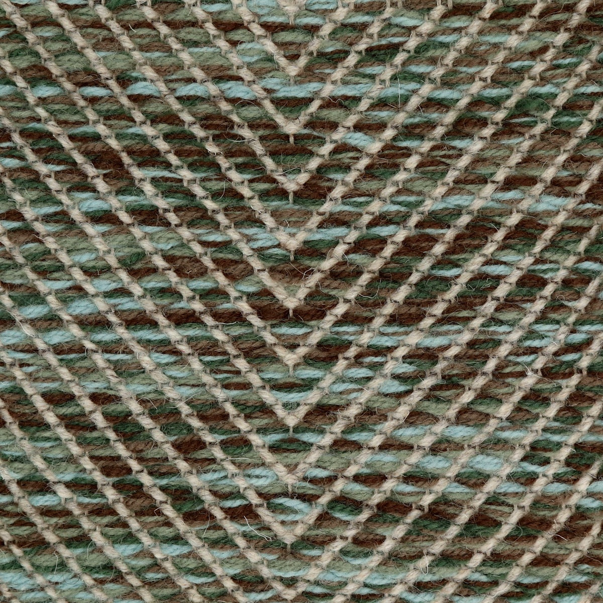 <p>Vertical Herringbone, main mix of CH4225, 1025, CH4400, 4011, 6017, inside grey 12 on the natural yarn</p>