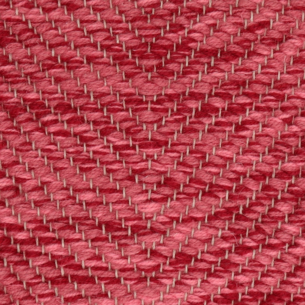 <p>Vertical Herringbone, pink mix 3010 (60%), 3011 (25%), 3003 (15%) on the natural yarn</p>