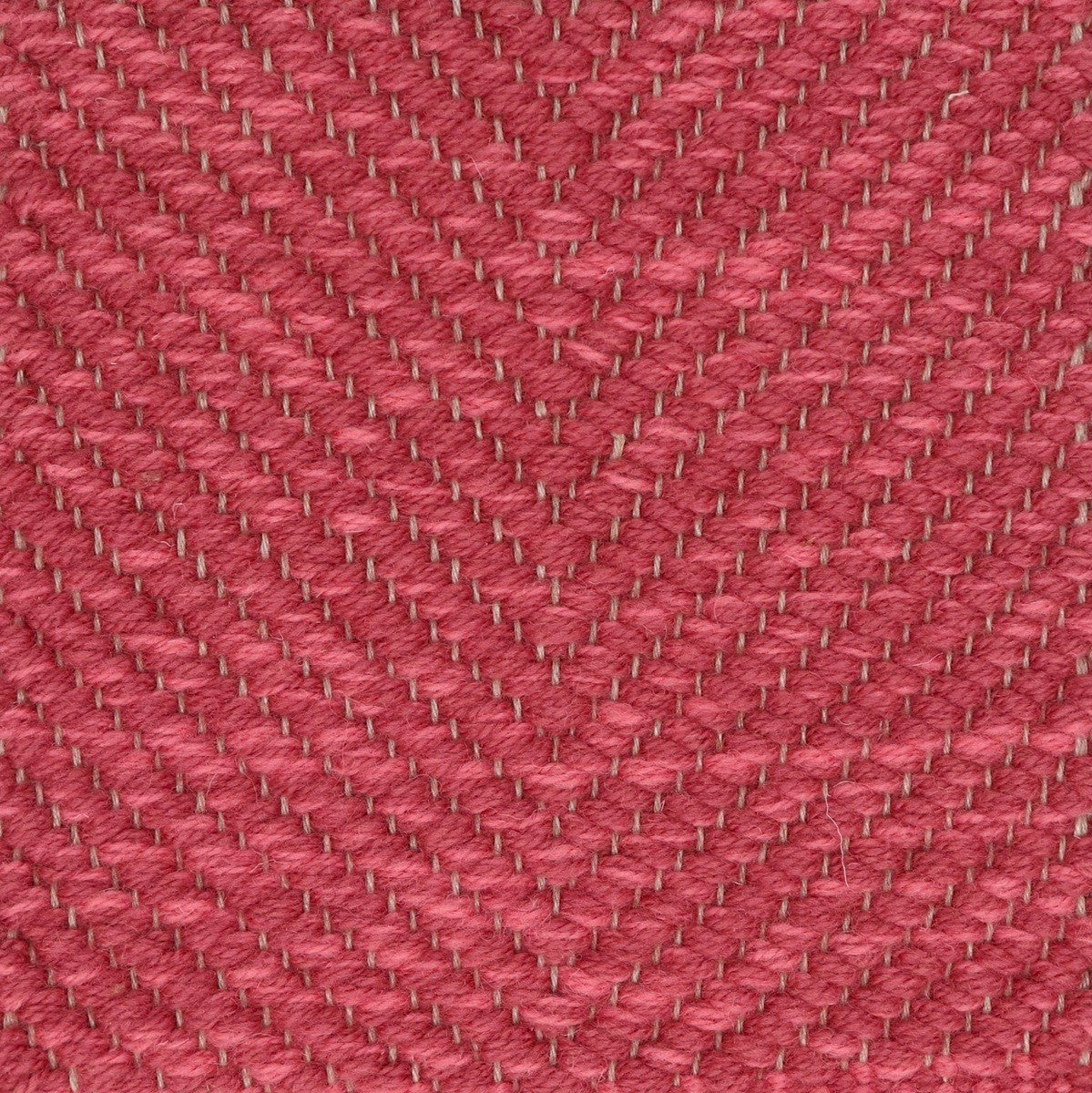 <p>Vertical Herringbone, pink mix of 3010 (70%), 3003 (30%) on the natural yarn</p>
