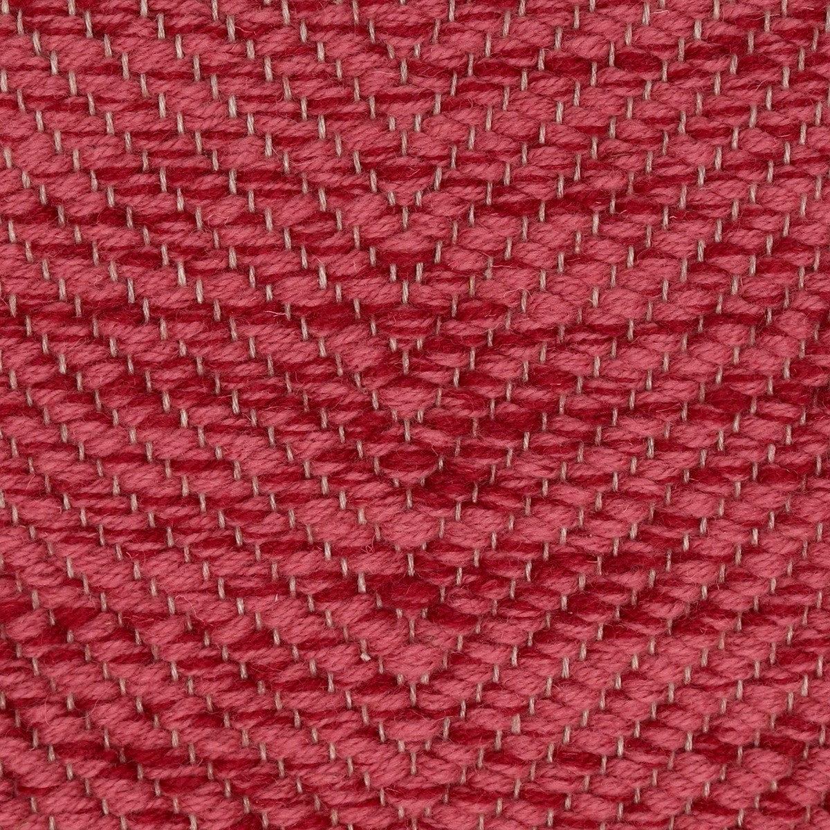 <p>Vertical Herringbone, pink mix of 3010 (70%), 3011 (30%) on the natural yarn</p>