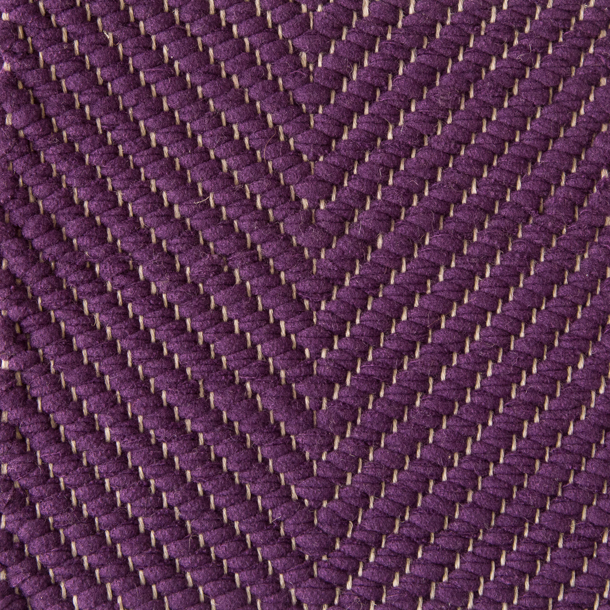 <p>Vertical Herringbone, violet H488 on the natural yarn</p>