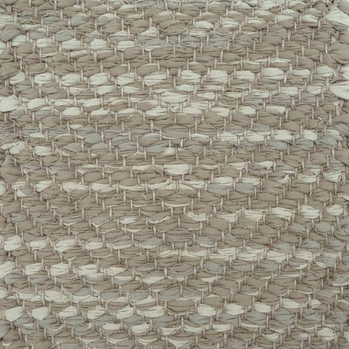 <p>Vertical Herringbone, warm grey mix 125, 2209, 2201 on the natural yarn</p>