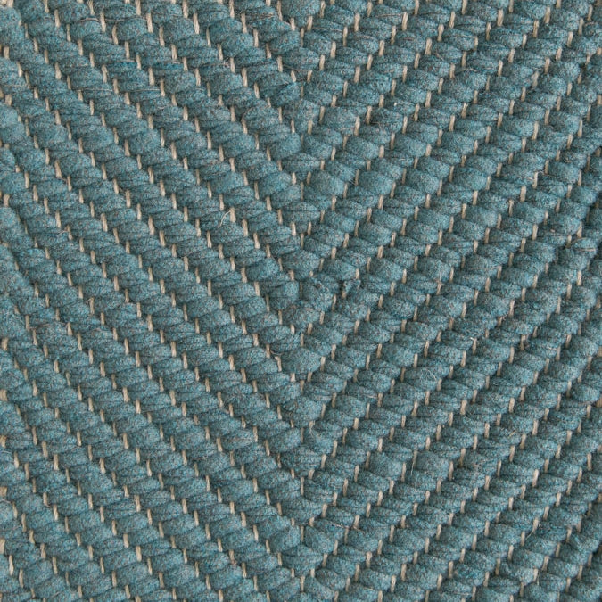 <p>Vertical Herringbone, blue 0473 on the natural yarn</p>