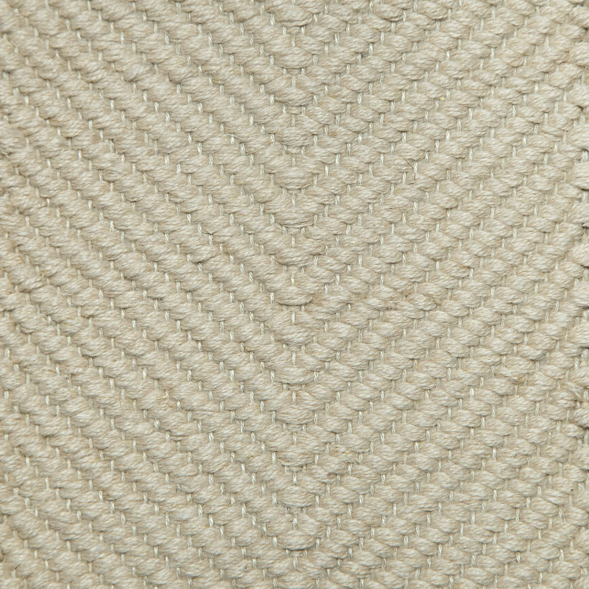 <p>Vertical Herringbone, light beige 1008 on the natural yarn</p>