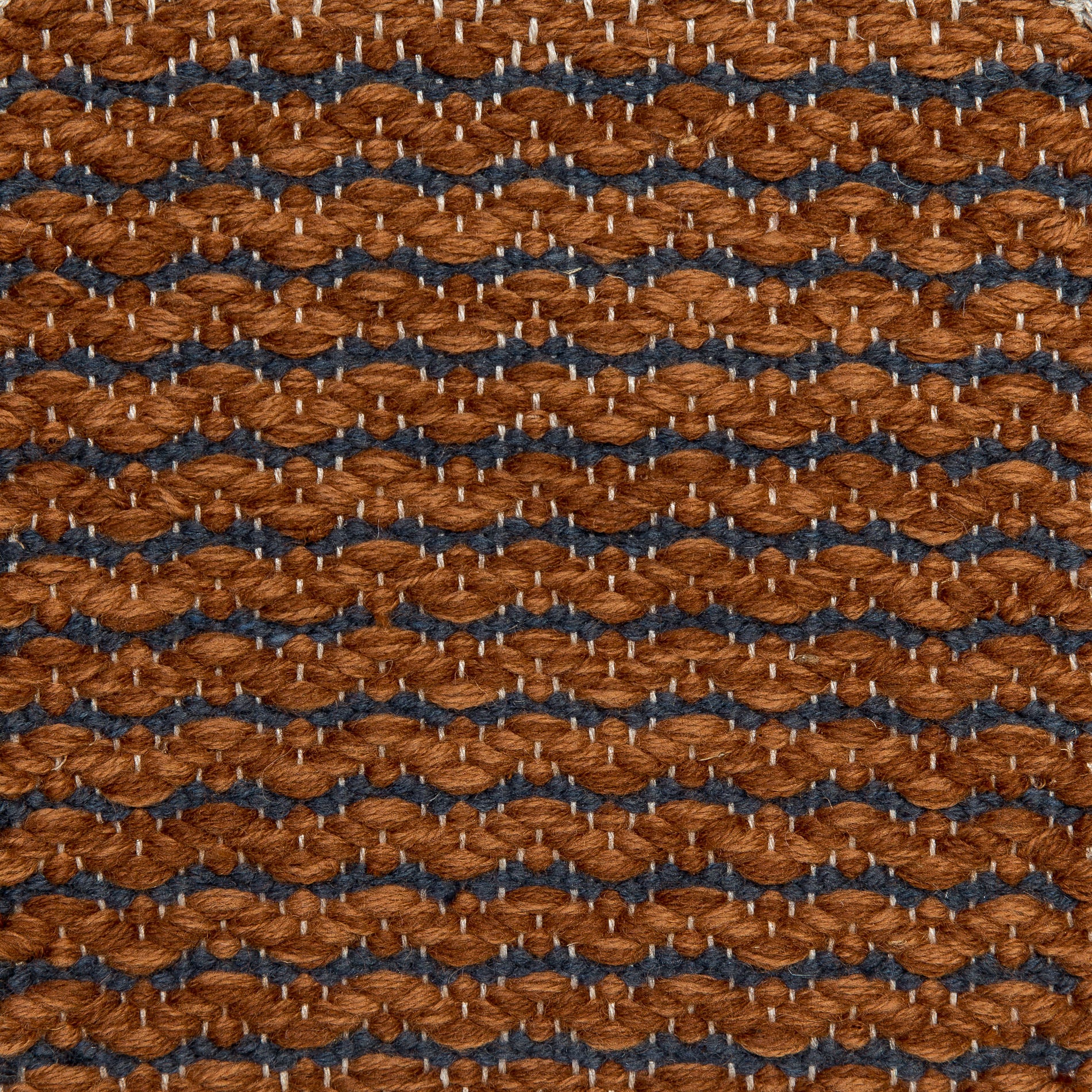 <p>Waves, wave in brown mix 6002, 6008, field in blue-grey mix 262, 504 on the natural yarn</p>