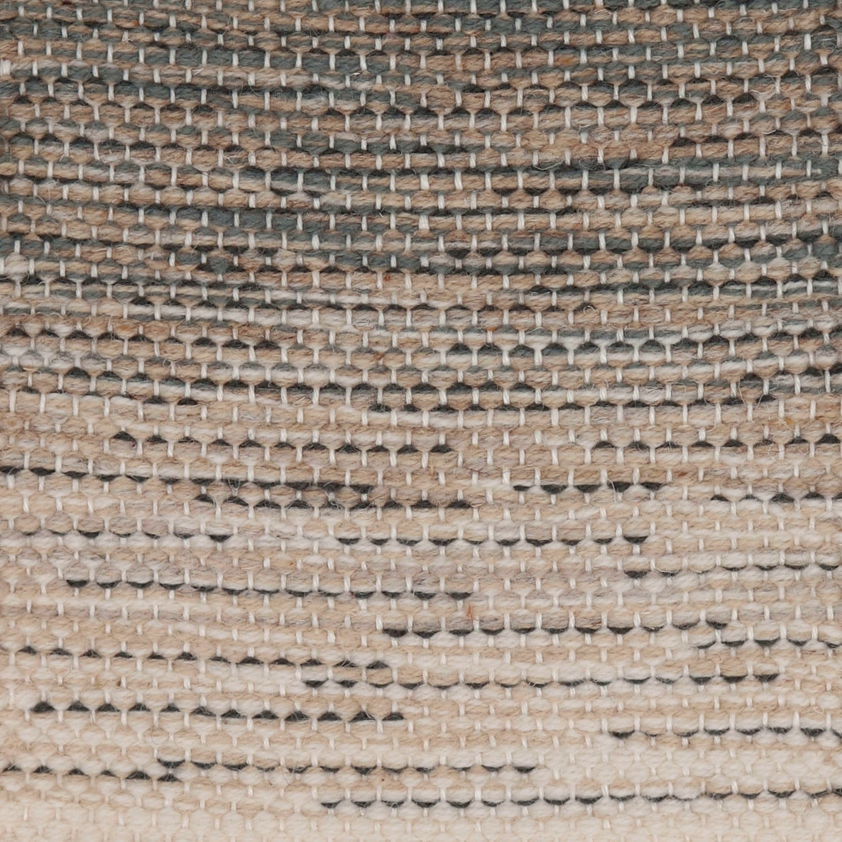 Crescendo – Beige with Black Effects