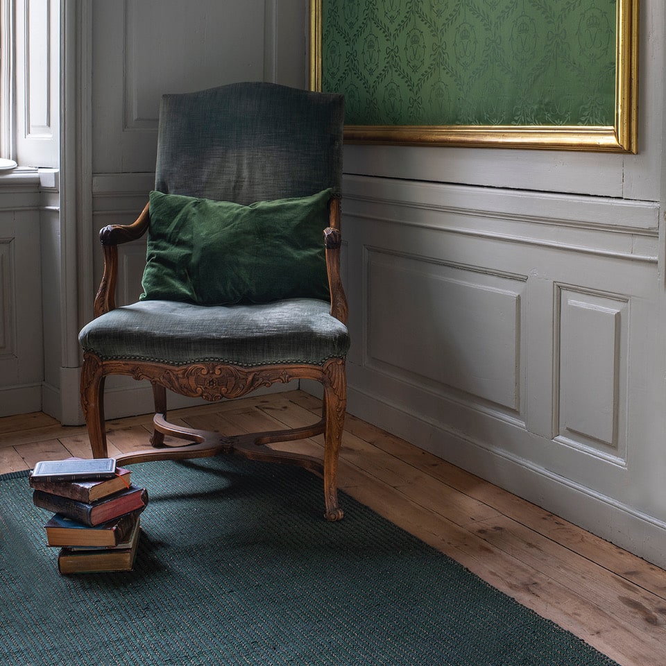 Fields Metallic Green with black linen yarn and braided ending