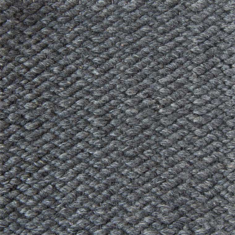 <p>Zig Zag, grey 04 on the natural yarn</p>