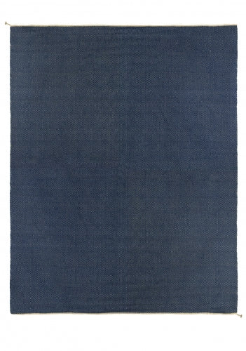 <p>Diamond Twill, blue 510; natural yarn</p>