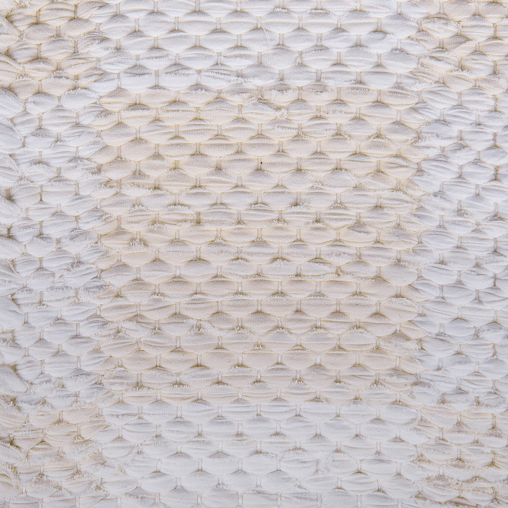 Double Weave Chequered, 1 sq. white mix 100, 101; 2 sq. white mix 102, 104; white yarn <a href="/wp/wp-content/gallery/collection-white/1010.jpg">Click to large</a>
