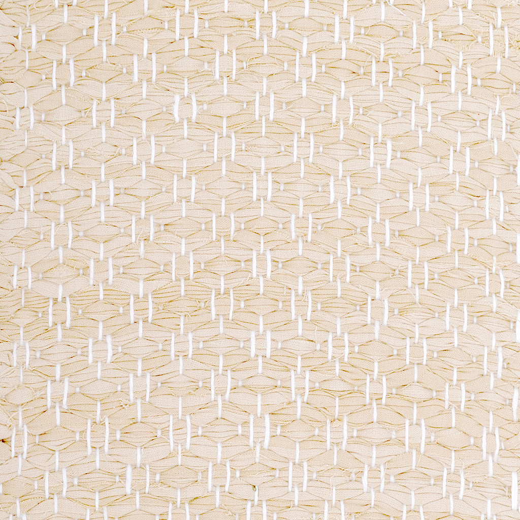 <p>Rosepath, cream mix 289, 290 on the white yarn</p>