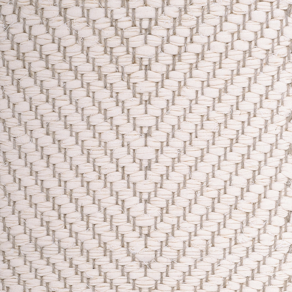 <p>Vertical Herringbone, offwhite 104 on the natural yarn</p>