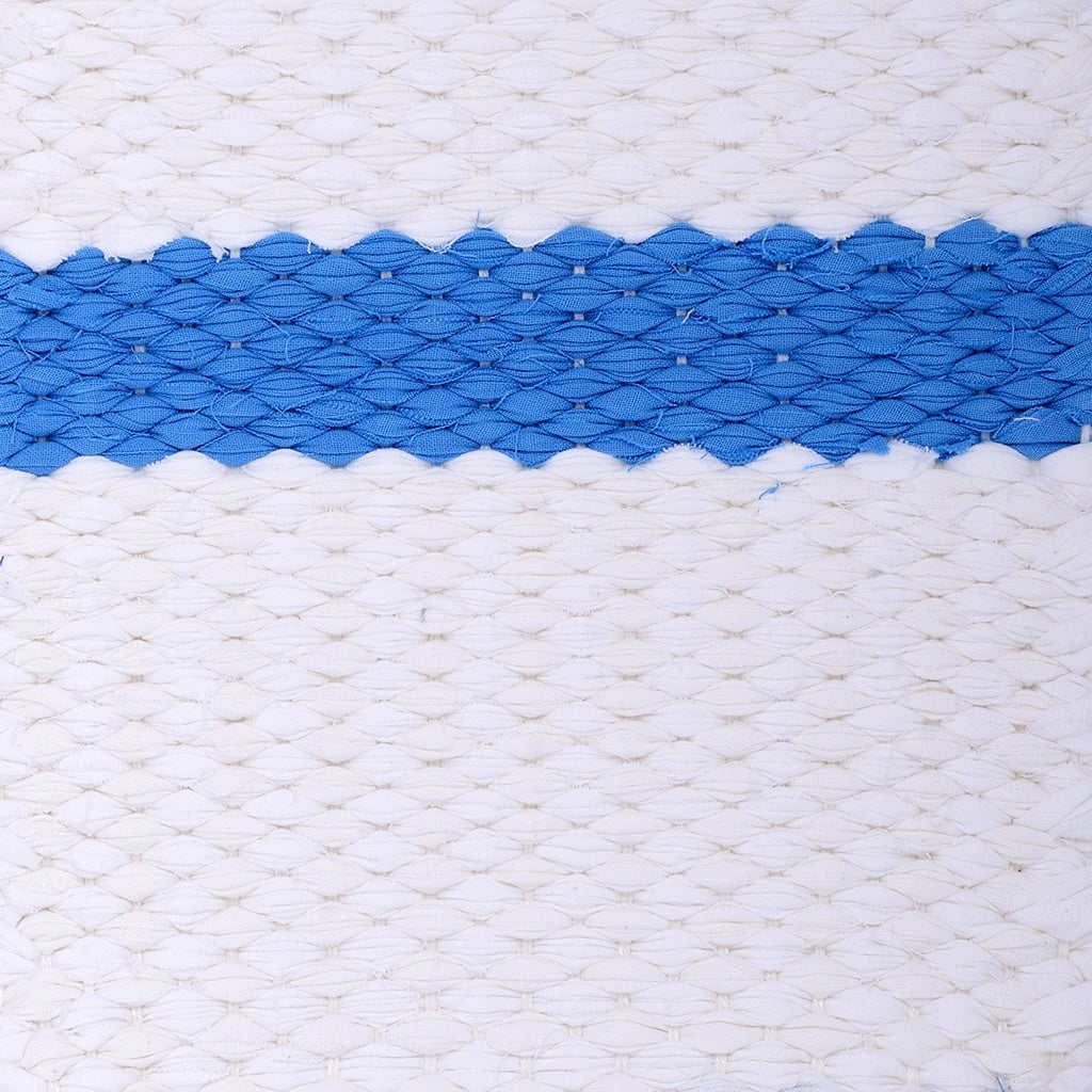 <p>Draell, main white mix 100, 101 and stripe 528; yarn - white</p>