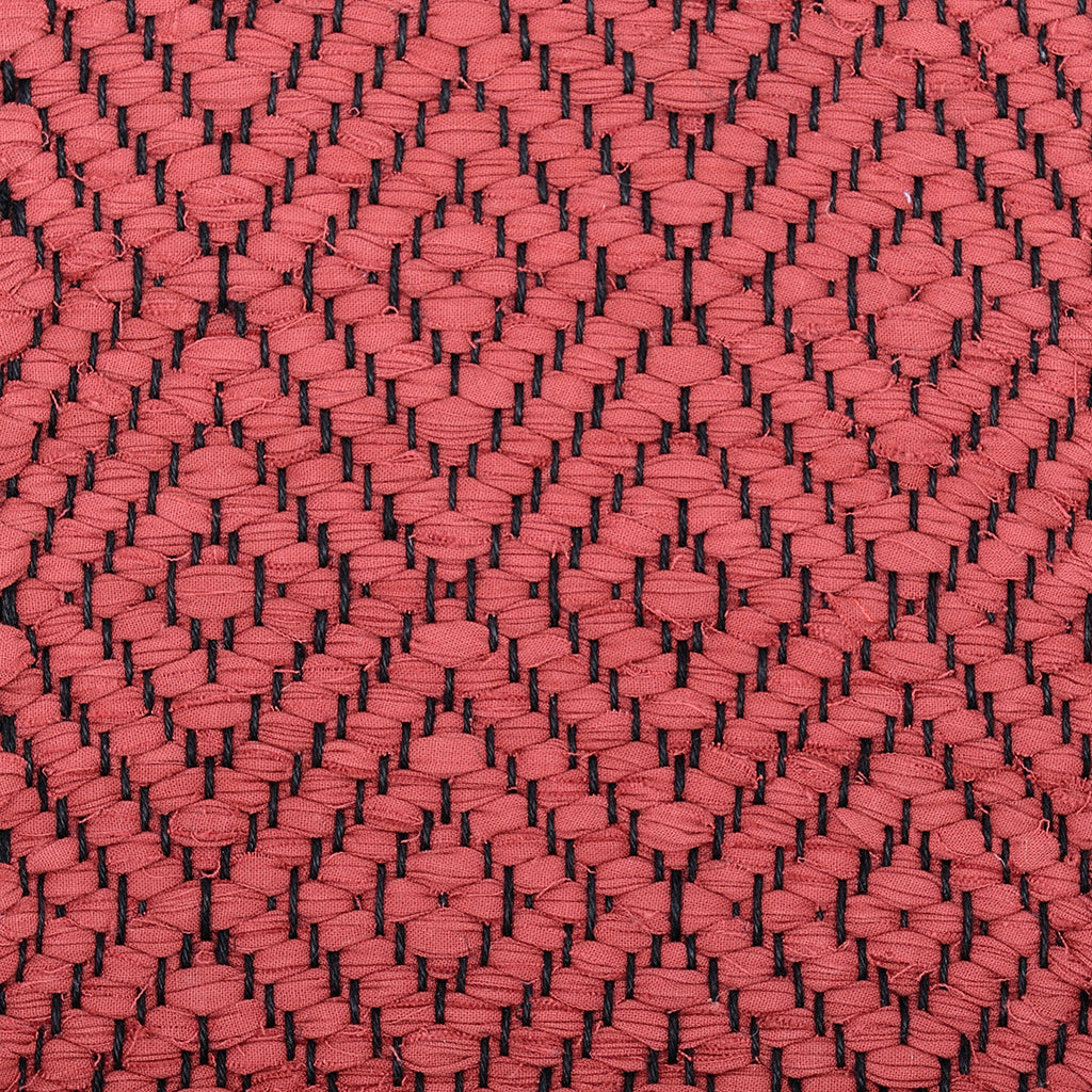 <p>Diamond Twill, red 313; black yarn</p>