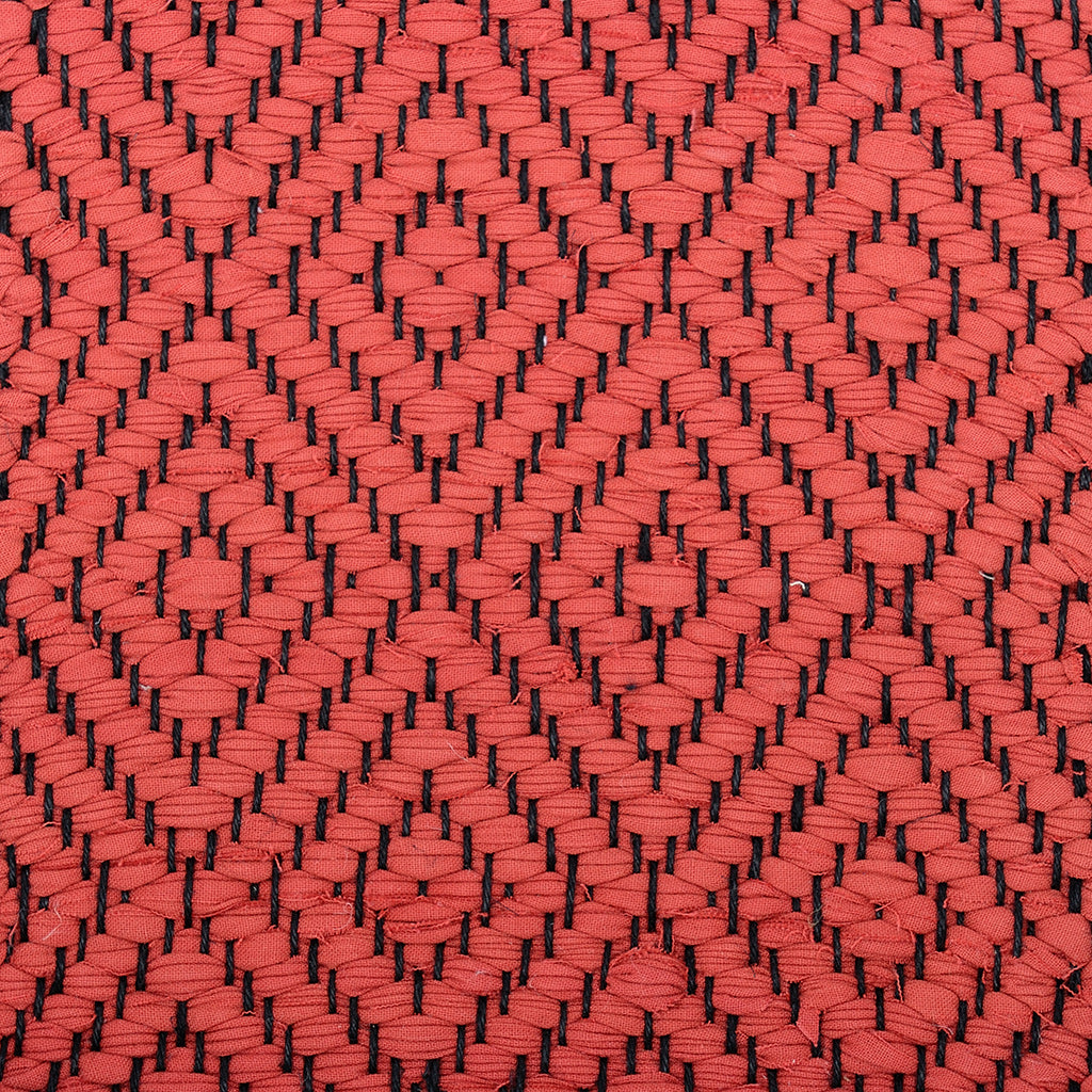 <p>Diamond Twill, red 307; black yarn</p>