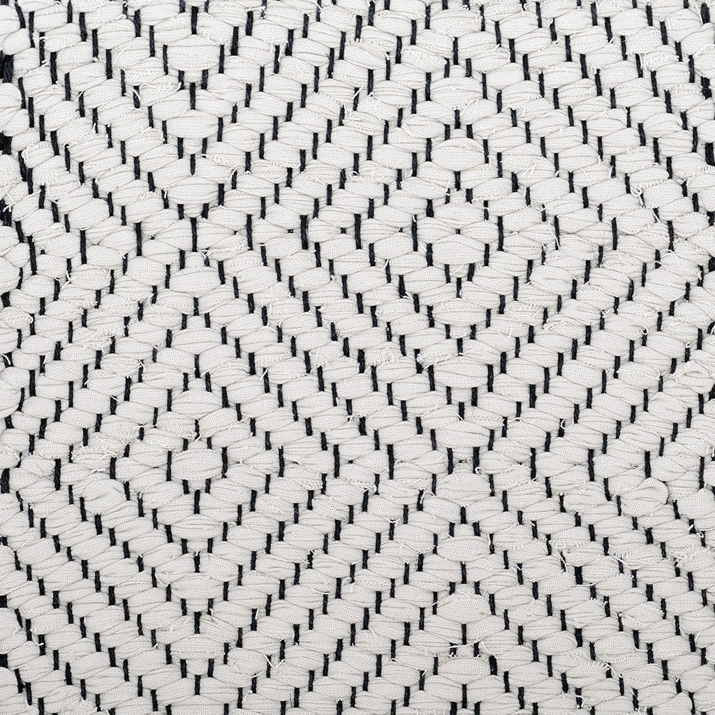 <p>Big Diamond Twill, beige 2200; black yarn</p>