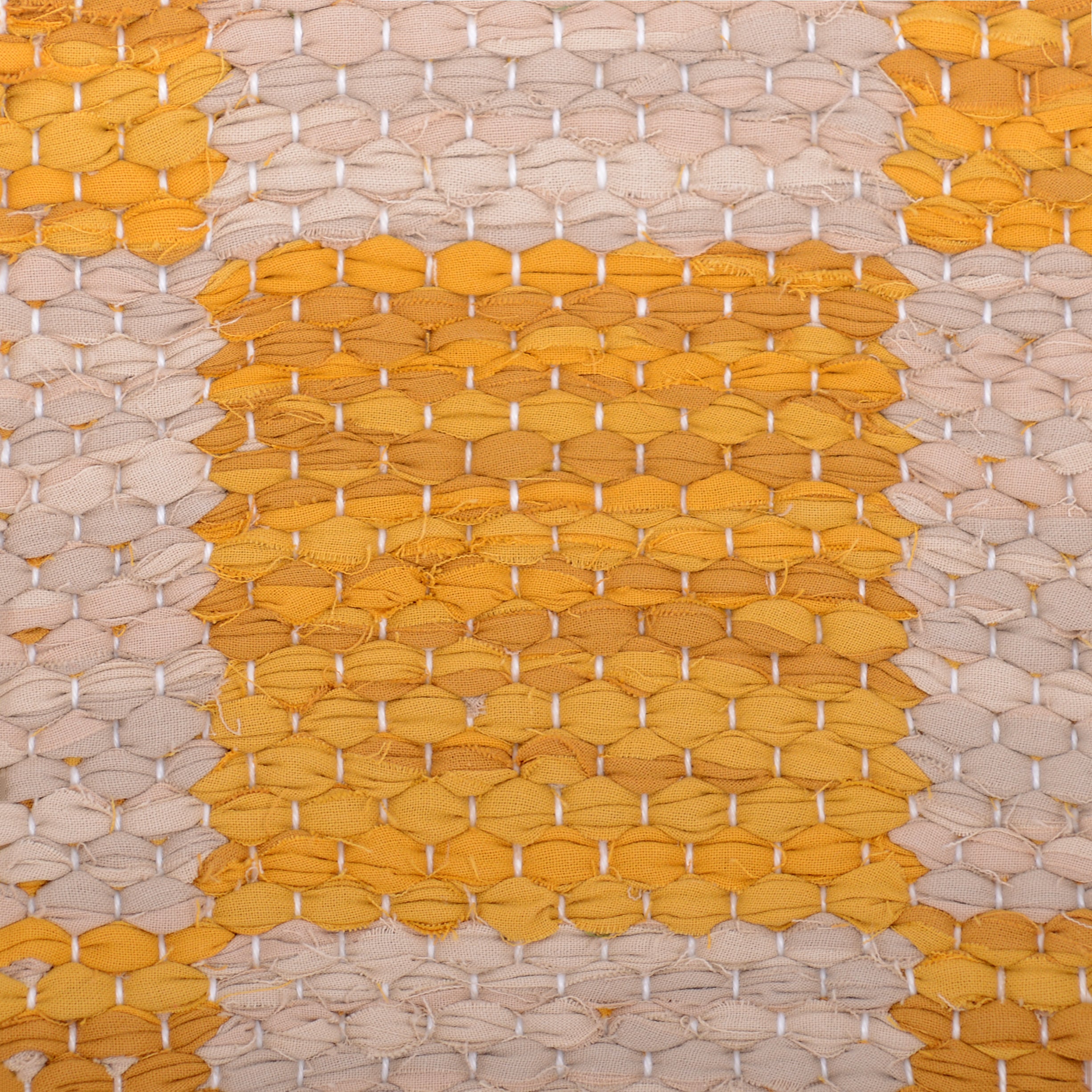 <p>Double Weave Chequered, 1 sq. - yellow mix 265, 266, 267, 2 sq. - beige mix 200, 202, 216,<br>
yarn - white</p>