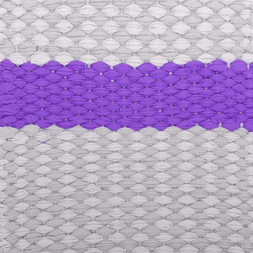 <p>Draell, grey mix 124, 125 and stripe purple 363; natural yarn</p>
