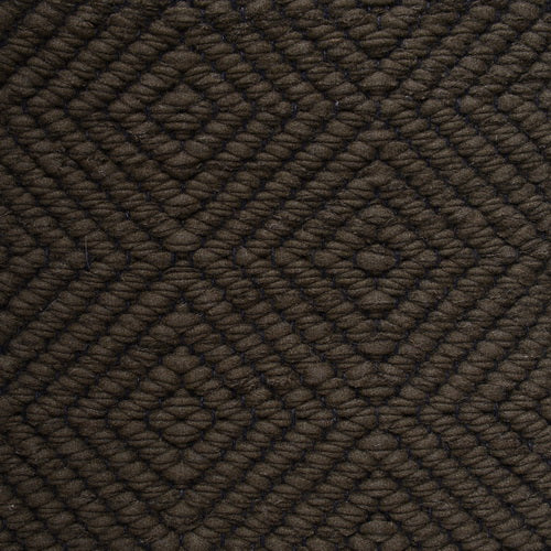<p>Big Diamond Twill, brown H485 on the black yarn</p>