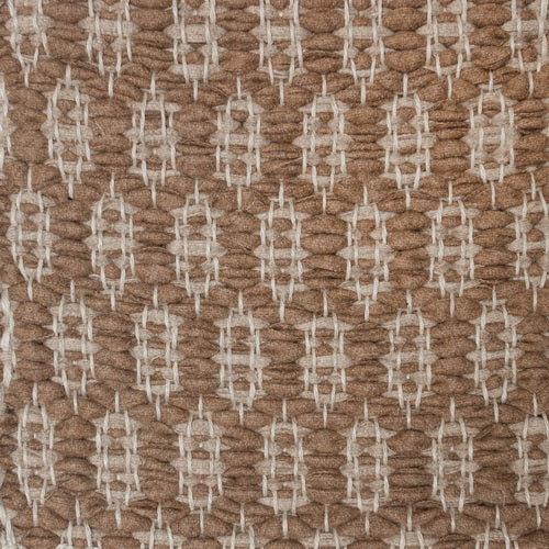 <p>Honeycombs, main brown 0402, inside beige 0401 on the natural yarn</p>