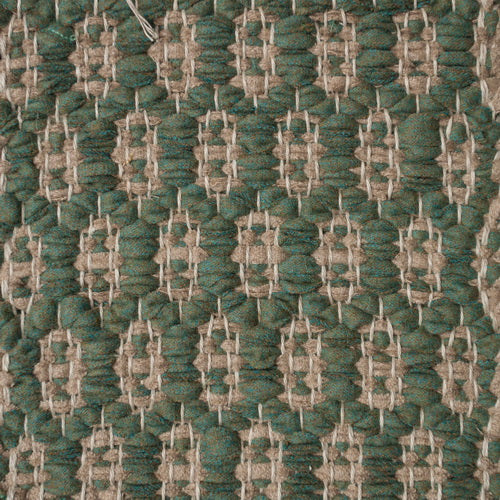 <p>Honeycombs, main green 0542, inside beige 0197 on the natural yarn</p>